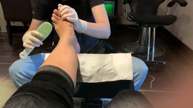 Pedicure with Neon Pink Nail Polish смотреть онлайн