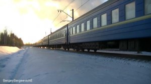 Электровоз ЧС7-028 с поездом № 41 Москва - Киев