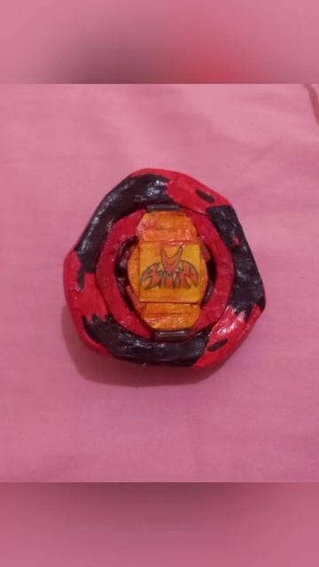 I made my own beyblade (blazing hydra) смотреть онлайн