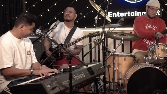 FUNKY FRIDAY WITH REGINA POETIRAY GEISHA & RHENO POETIRAY | RP MUSIC PRODUCTION смотреть онлайн