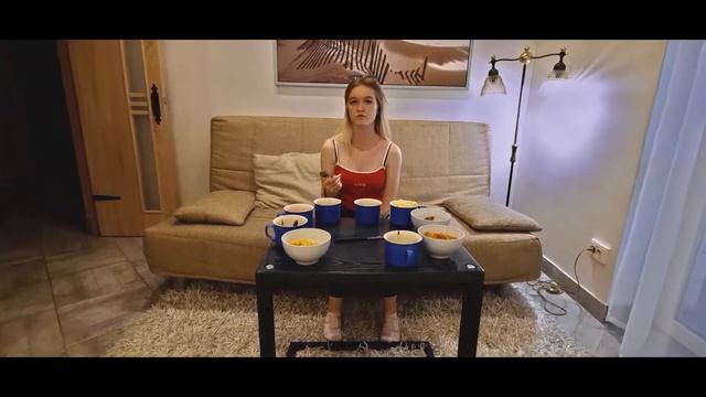 ЕШЬ ЧТОБЫ ВЫЖИТЬ |ПРОБУЕМ КОШАЧИЙ КОРМ | ЧЕЛЛЕНДЖ смотреть онлайн