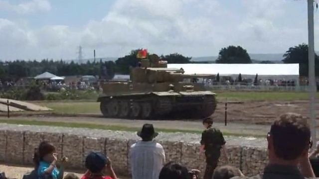 Tiger Tank at Bovington 2008 смотреть онлайн