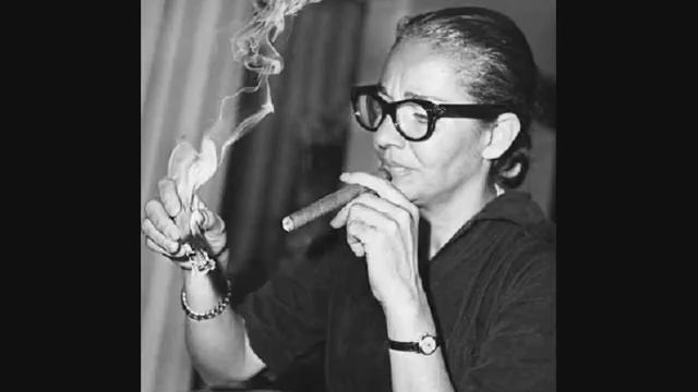 Chavela Vargas - Hace Un Año смотреть онлайн