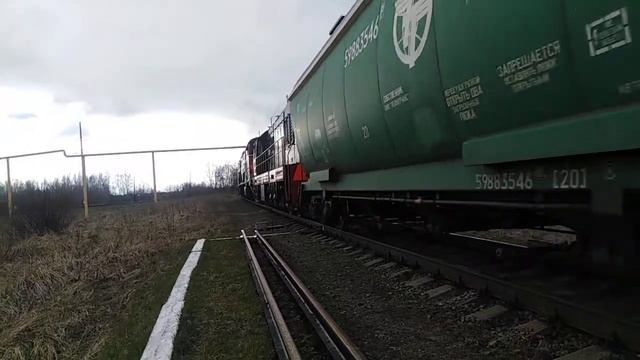 Два Тепловоза 2ТЭ10М-0751 ЧМЭ3-3598 С Грузовыми Вагонами Перегон Ворсма-Металлист смотреть онлайн