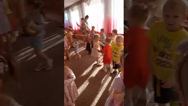 Праздник осени в детском саду 17.10.2024 смотреть онлайн