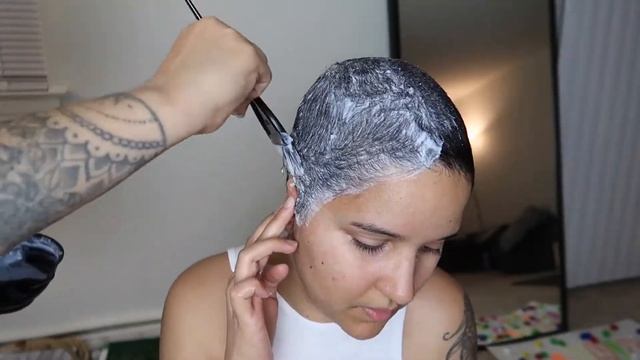 HOW TO GO FROM BLACK TO NEON BLUE HAIR смотреть онлайн