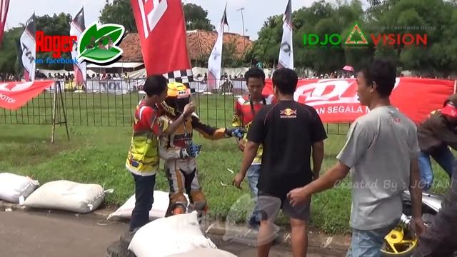 MANTAAP Cewek BERHIJAB KINTAN MARY PODIUM 2 Di Kelas MATIC WANITA ; Road Race Karawang SERI 4 смотреть онлайн