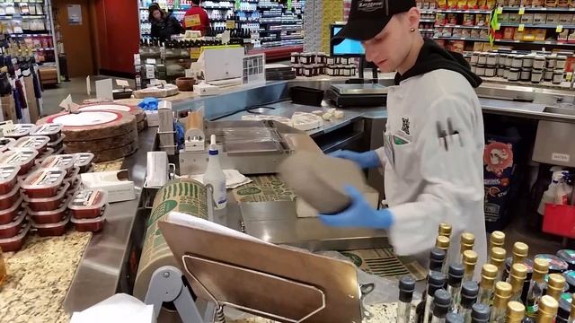 Как режут сыр смотреть онлайн