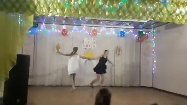Танец под песню"Тримай" смотреть онлайн