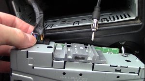 Как снять или заменить магнитоллу в машине. Как снять рамку магнитоллы. Как заменить предохранитель