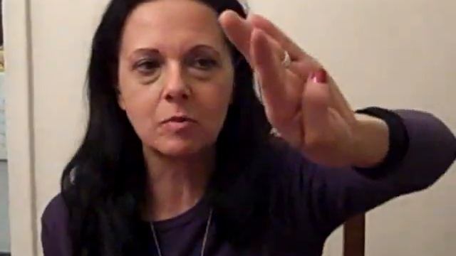 Stylist Patricia Ann Parente shows The Advice Sisters how to Put on Leather Gloves, Properly смотреть онлайн