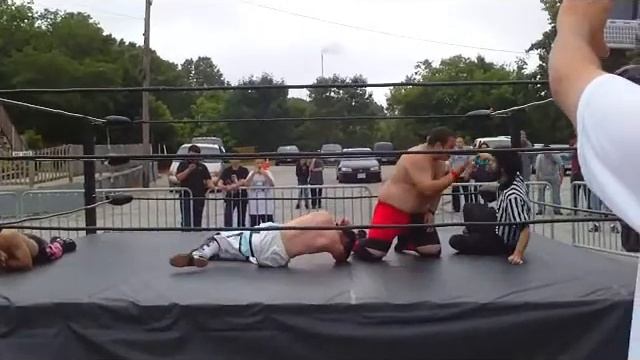 "Dangerous" Devin Blaze V.s. Mikey Helix V.s. Tommy Trainwreck смотреть онлайн