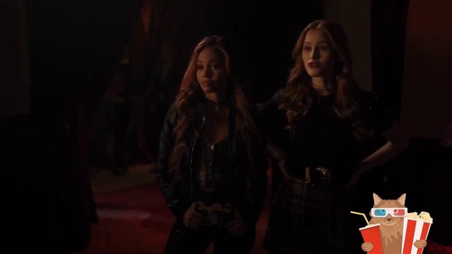 10 Things You Didn't Know About Vanessa Morgan смотреть онлайн