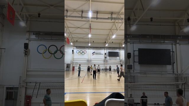 Играли волейбол 🏐 с друзьями! смотреть онлайн