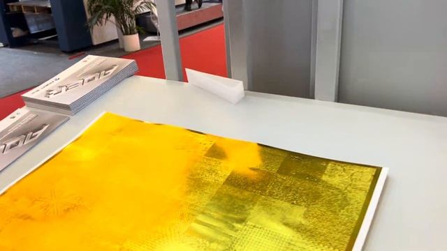 AEK-1050MT heavy duty 600 tons pressure foil hot stamping and die cutting machine смотреть онлайн