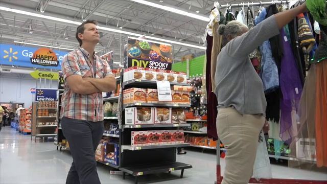 The Pooter - Farting at Walmart - People of Walmart | Jack Vale смотреть онлайн