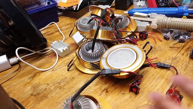 DIM/FLICKERING LED PIN LIGHTS EASY FIX. смотреть онлайн