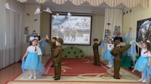 Танцевальная композиция "Синий платочек"