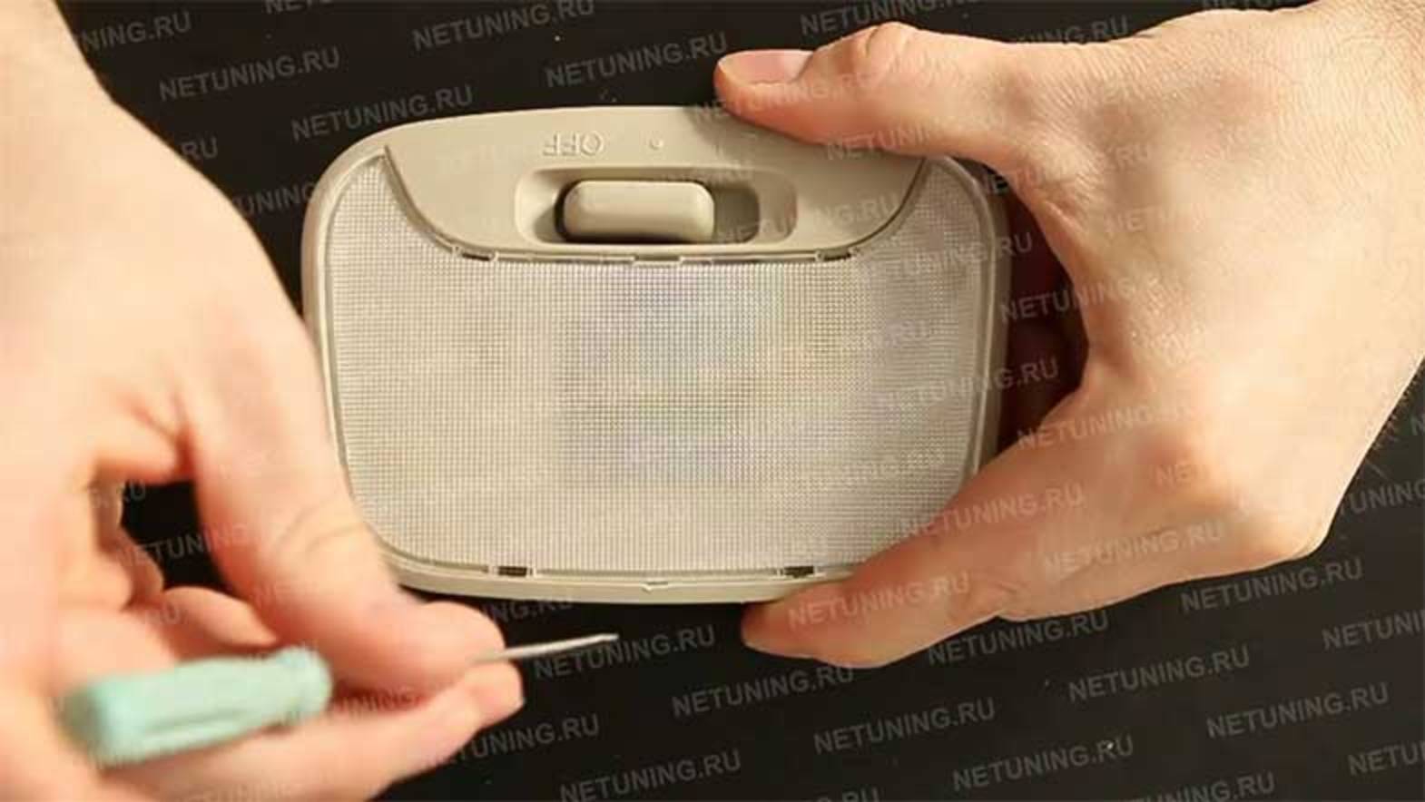 Как открыть центральный светильник салона Mitsubishi смотреть онлайн