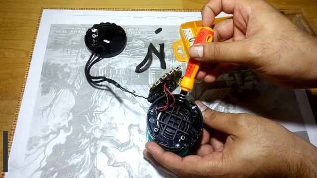 Look inside a mini bluetooth speaker// What's inside смотреть онлайн