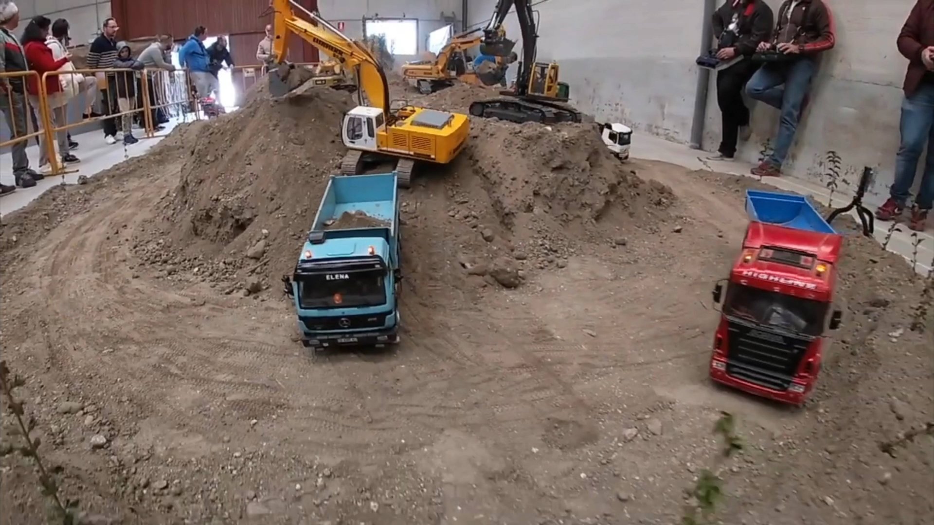 Радиоуправляемые реалистичные масштабные модели строительной техники и грузовиков. смотреть онлайн