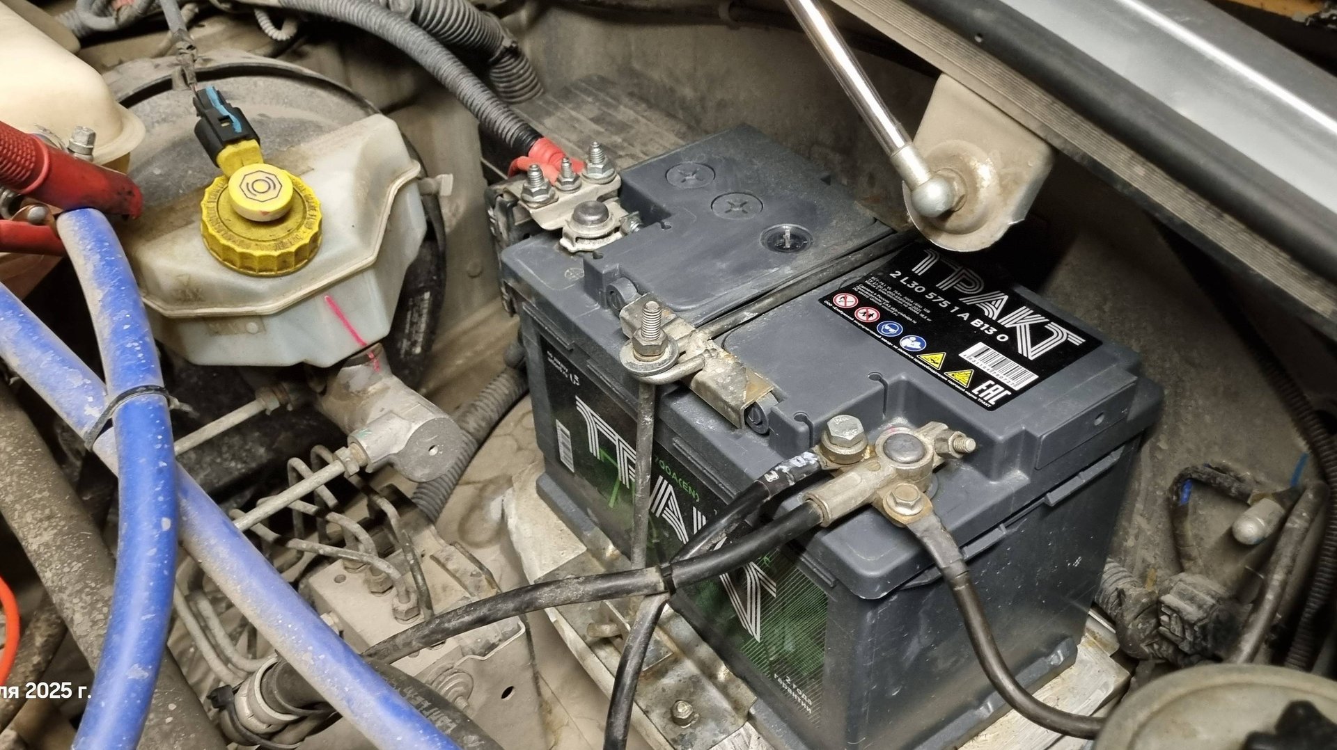 УАЗ Патриот низкое напряжение аккумулятора, плохо крутит стартер. смотреть онлайн