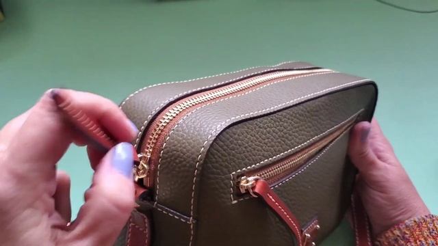 Bag Review: DOONEY CAMERA ZIP CROSSBODY BAG in Olive Green | What Fits? смотреть онлайн