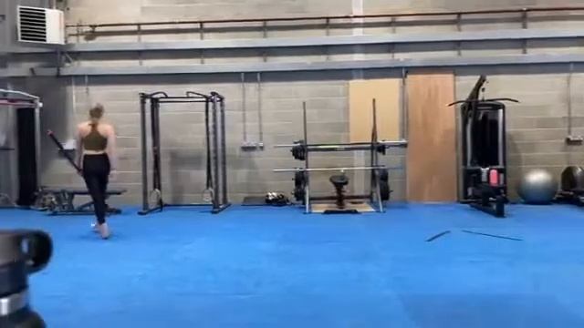 Amber Heard's Non Traditional Martial Arts Victory Dance смотреть онлайн