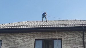 Обезжиривание поверхности крыши