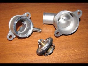 Установка разборного корпуса термостата Chevrolet Lacetti 1.4л 2009г.