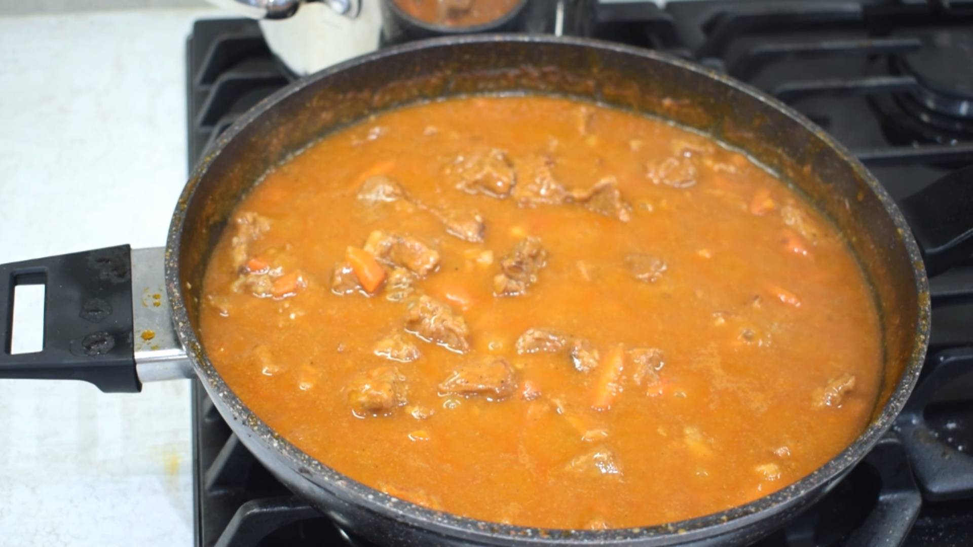 Гуляш из говядины по-совдеповски смотреть онлайн