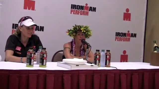 Mirinda Carfrae and the winning women discus the 2010 Ironman World Championships смотреть онлайн