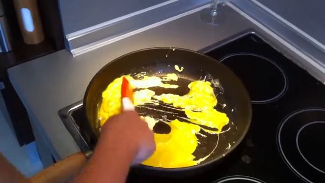 Егаси яйцата / What the Eggs смотреть онлайн