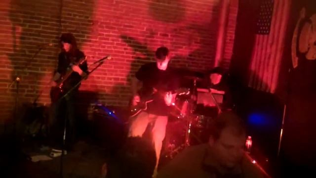 Triptych playing live at the Coda: song Travelin' Light смотреть онлайн