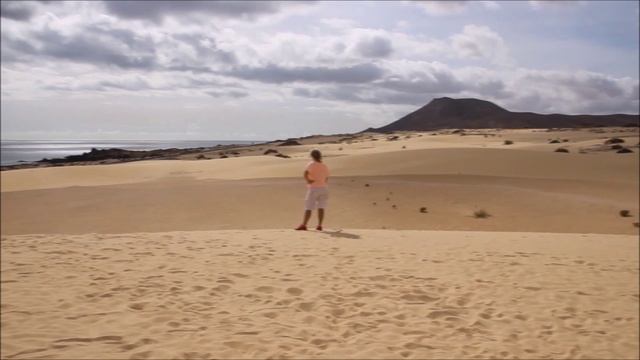 Канарские острова. Острове Фуэртевентура. Природный парк Корралехо  (Parque Dunas de de Corralejo).
