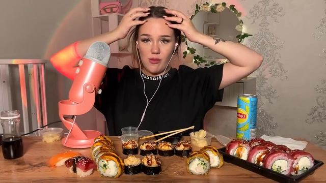 асмр мукбанг роллы 🍣 болтаю о беременности🤰🏽