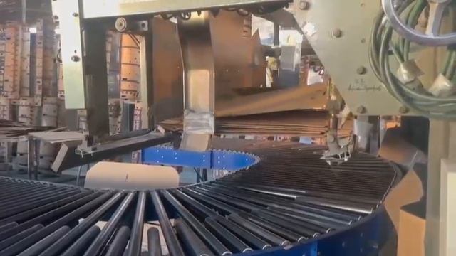 Aвтоматичeскaя линия для изгoтoвления гофротaры TРSD-1022A смотреть онлайн