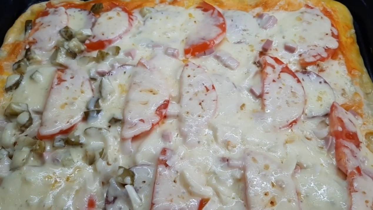 Домашняя пицца .Пицца с Колбасой и Курицей смотреть онлайн