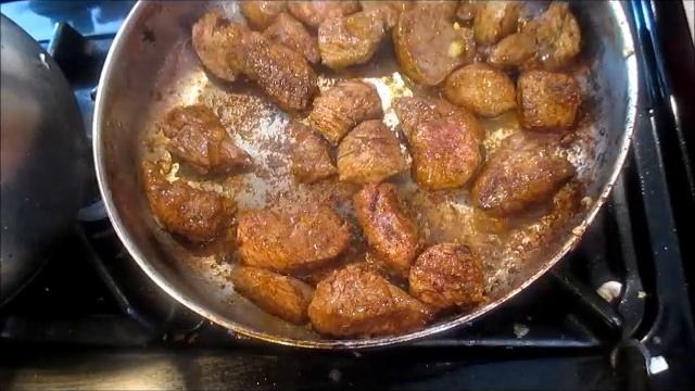 Bøf Stroganoff - Beef Stroganoff - A Danish Recipe Version смотреть онлайн