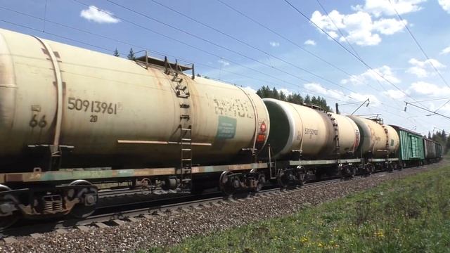 ВЛ80С-2092 с грузовым поездом