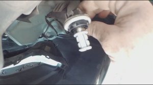 Замена лампочек дневных ходовых огней на Хендай Солярис . сварной