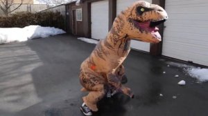 надувной костюм динозавра