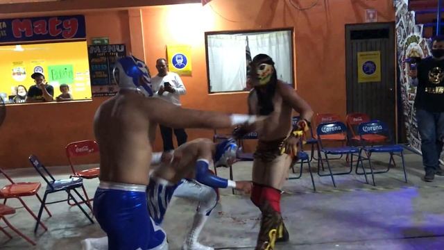 Hijo del Espectro Jr, Buffalo Blanco y Ultimo Jefe vs Emperador Azteca, Fantasy y Fantástico смотреть онлайн