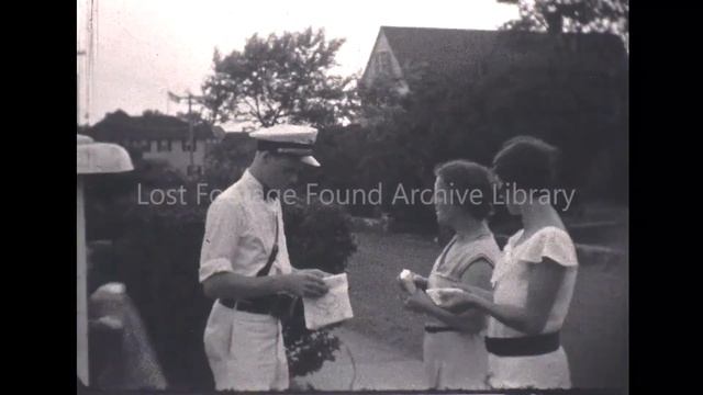 Archive footage of Ice Cream Truck, "Good Humors" in the 1940s, home movie film смотреть онлайн