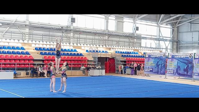 Баланс. Соревнования по акробатике