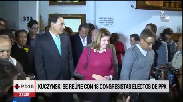 Mira la reacción de los 'pepekausas' tras polémica de Martha Chávez смотреть онлайн