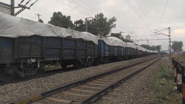 Ngp wag 12 60268 With loaded coal freight towards Raipur Enjoy the honking💙💙 смотреть онлайн
