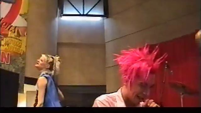 MINDLESS SELF INDULGENCE - TIGHT - VIRGIN MEGASTORE - NEW YORK, NY 4/20/99 смотреть онлайн