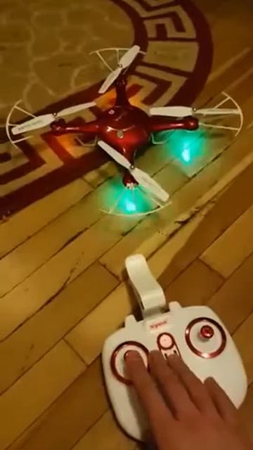 Drona SYMA X5UW смотреть онлайн