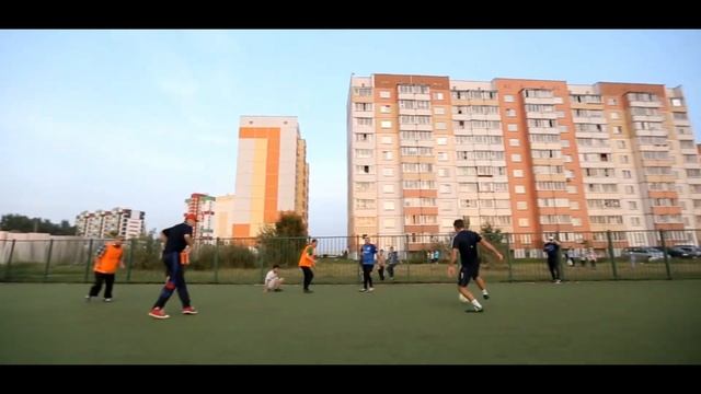 Джентльмены играют в футбол / Гиены VS Пантер смотреть онлайн